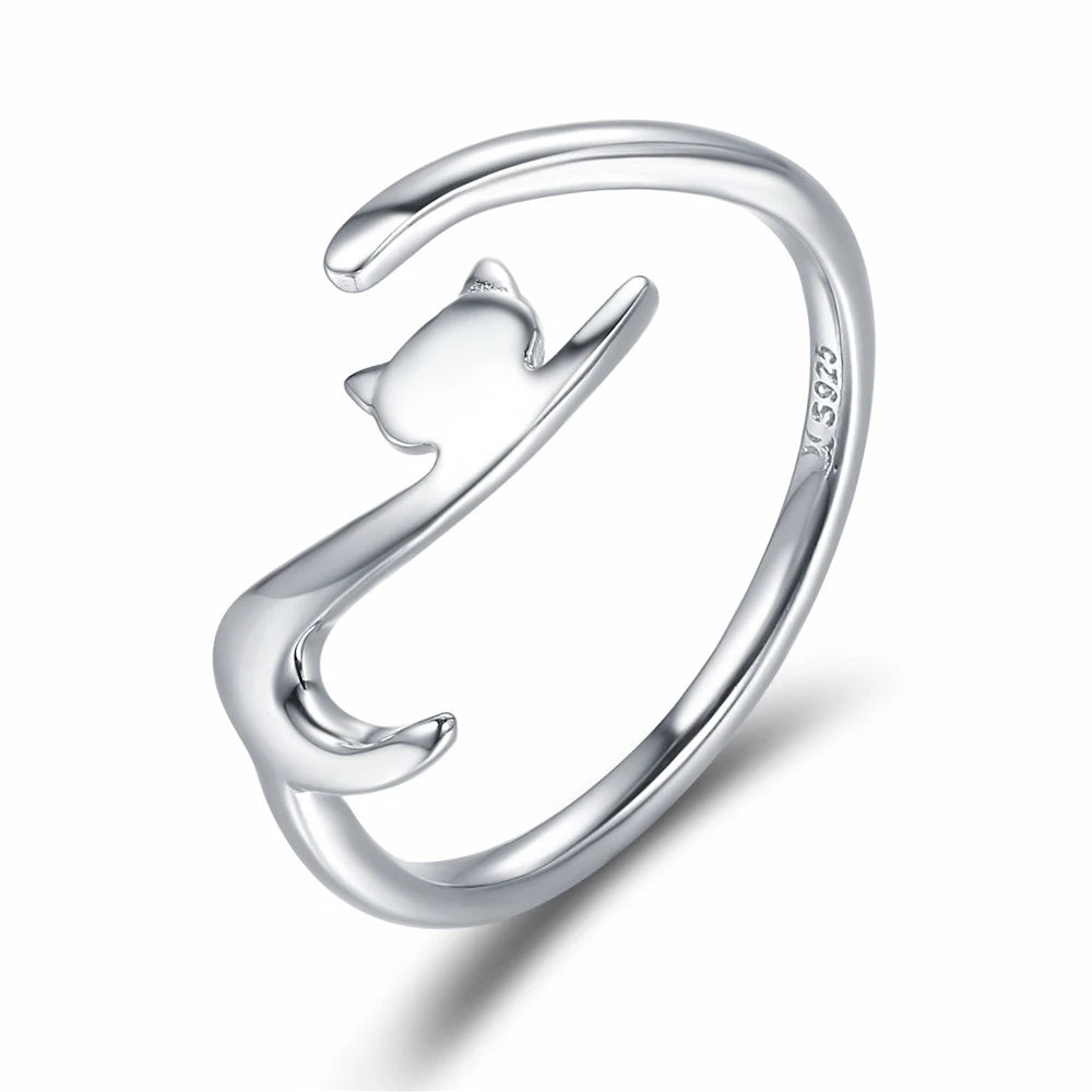 Dainty adjustable cat ring in 925 sterling silver on hand