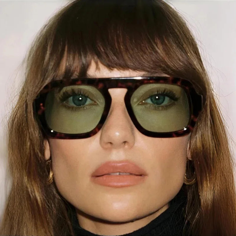 Murps AeroSquare retro pilot sunglasses in black frame with black gray lenses