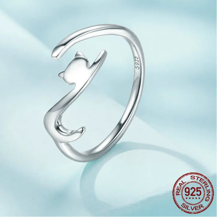 Dainty adjustable cat ring in 925 sterling silver on hand