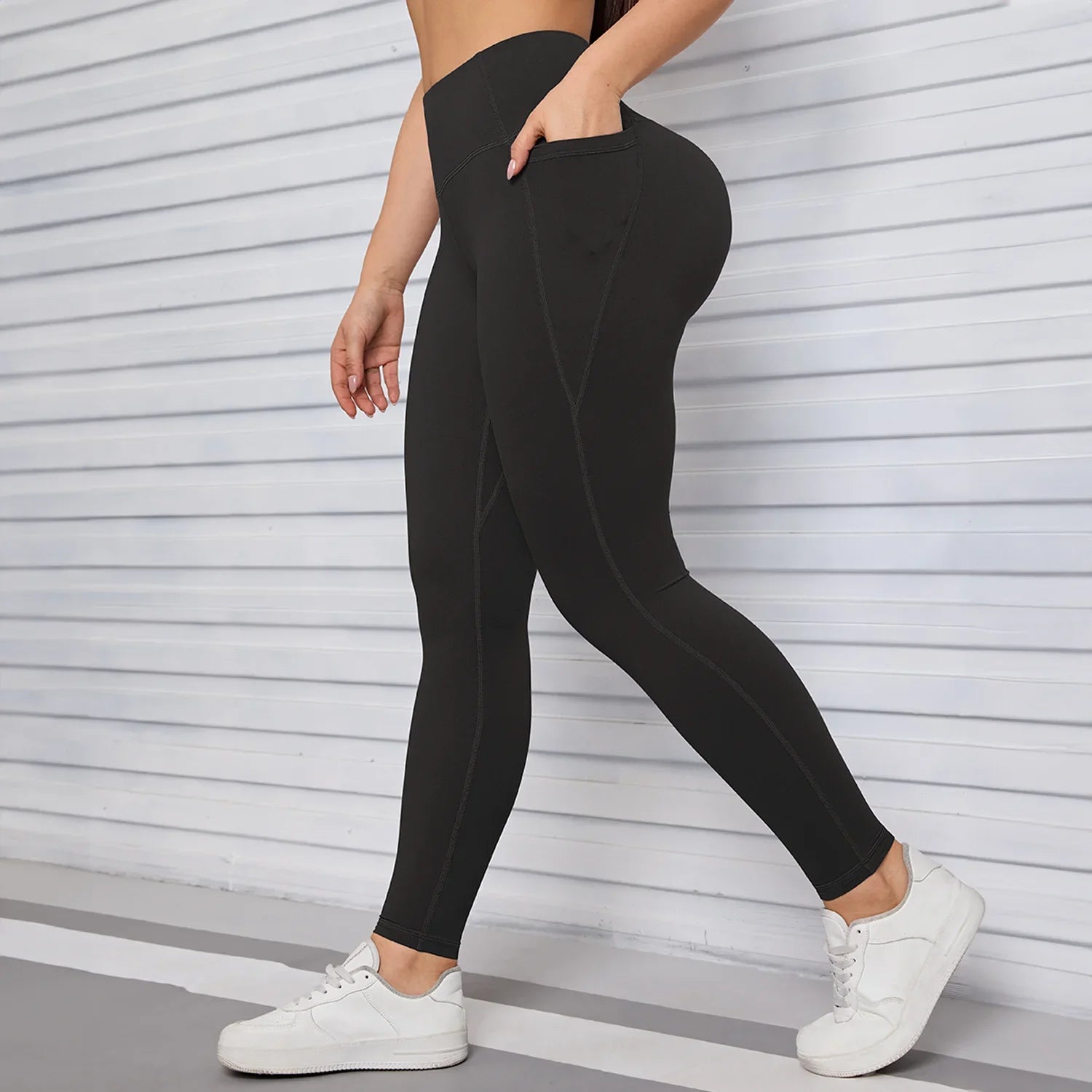 black high-waist yoga leggings with side phone pockets – Murps